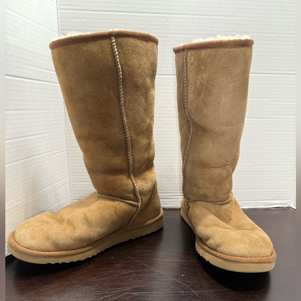 UGG Australia Classic Tall 5815 Tan Sheepskin Boots Leather‎ Womens sz 7